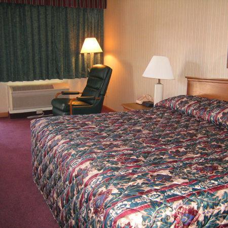 Thunderbird Motor Inn Baraboo Bagian luar foto