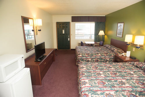 Thunderbird Motor Inn Baraboo Bagian luar foto